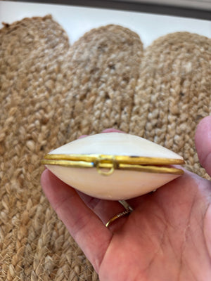 Good Condition | Organic Lip Balm (Clam Shell) - Honey