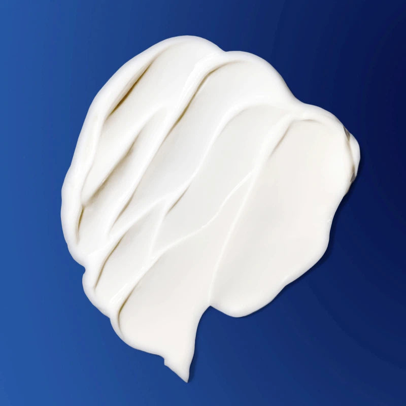 Augustinus Bader eye cream jar with applicator on a white background