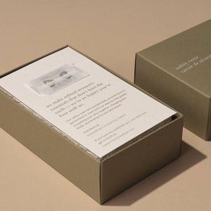 A green safety razor box.