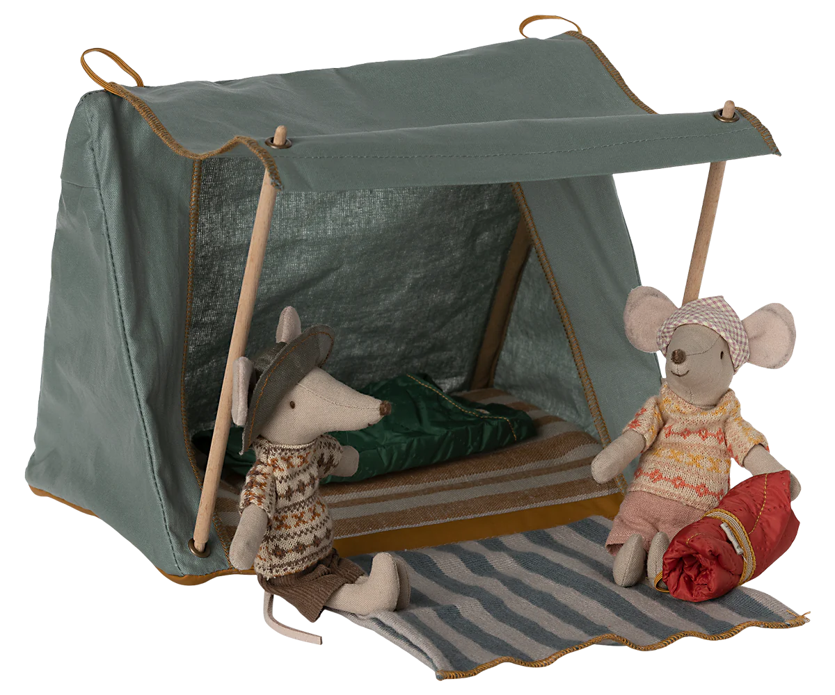 Toy mice with a tent and blanket
